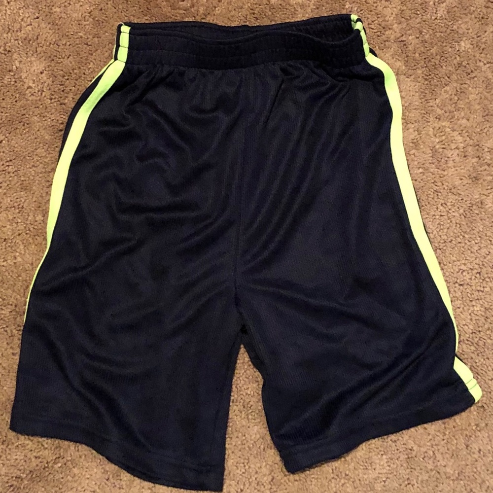 Tuff Guys boys size 7 shorts